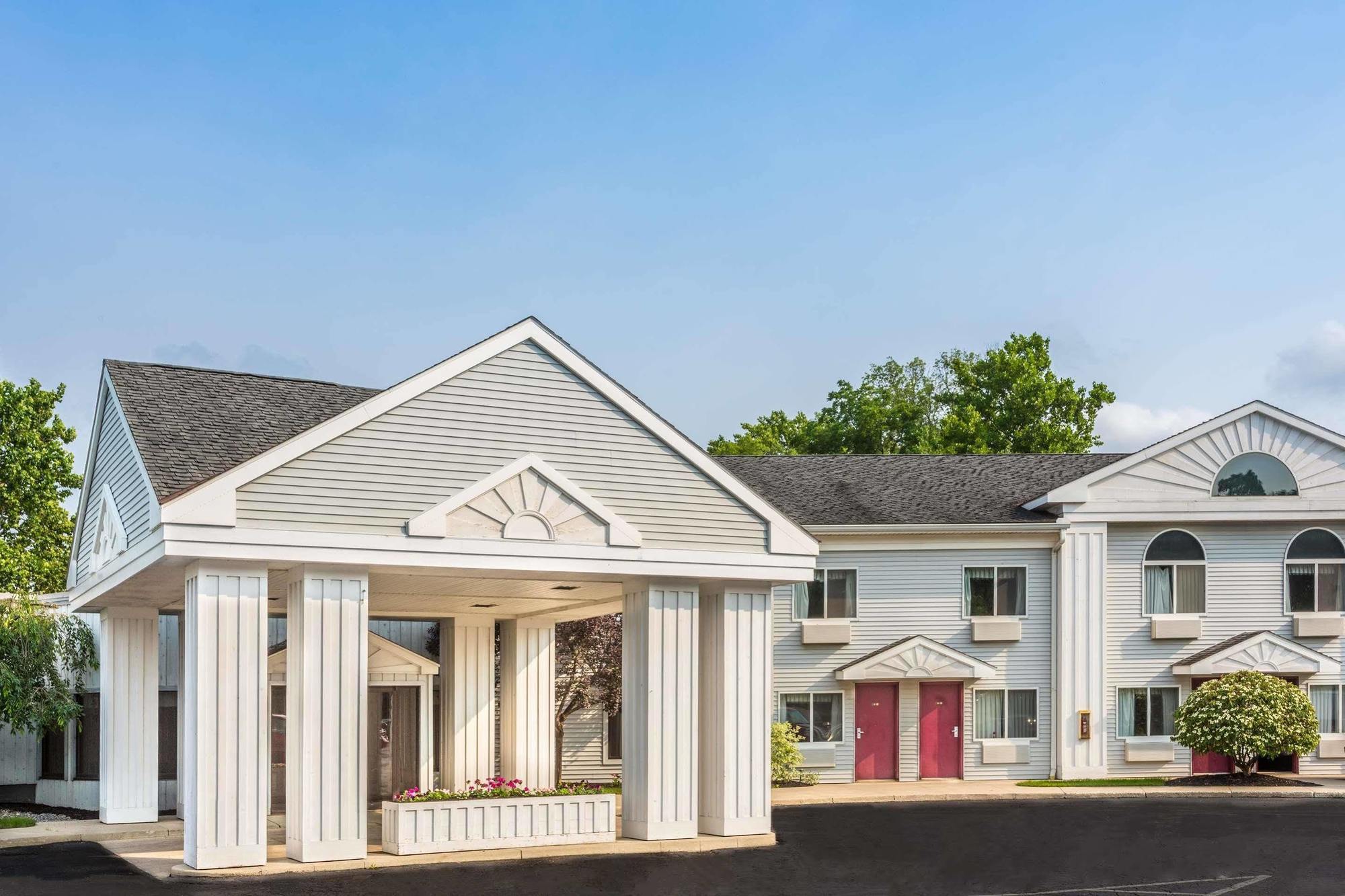 Days Inn By Wyndham Tiffin Exterior foto